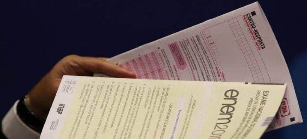 Enem exigirá que estudante use máscara.