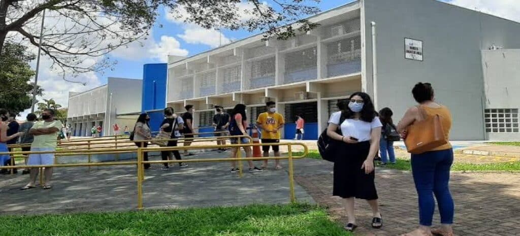 FUVEST 2023 – FUVEST recebe pedidos de redução e isenção de taxa para vestibular 2023 a partir de 1º de junho