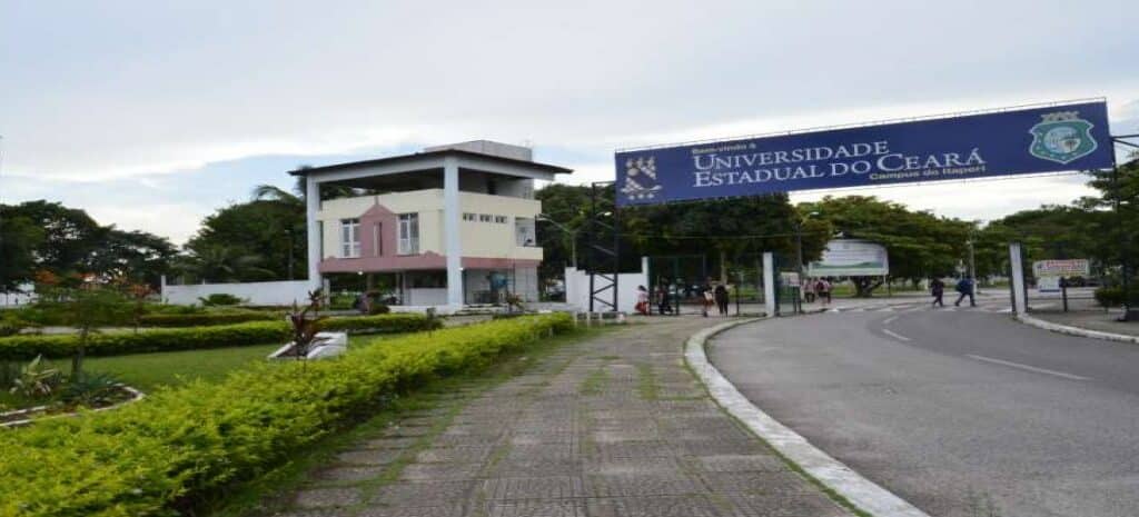 Uece realiza Vestibular 2022.2 neste domingo, 1º de maio