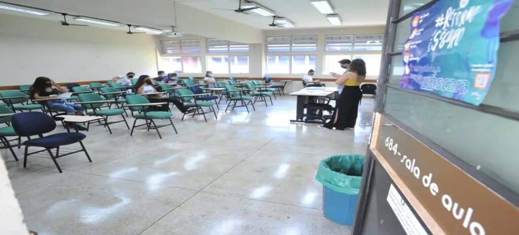 UEL aprova retorno do vestibular em duas fases para 2023