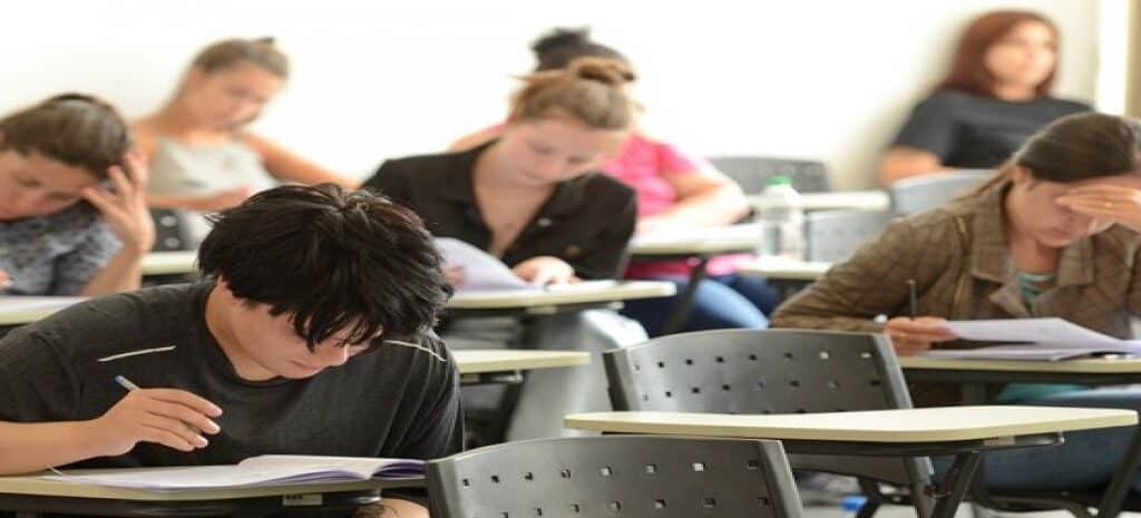 UFRGS divulga lista de leituras obrigatórias para o Vestibular 2024