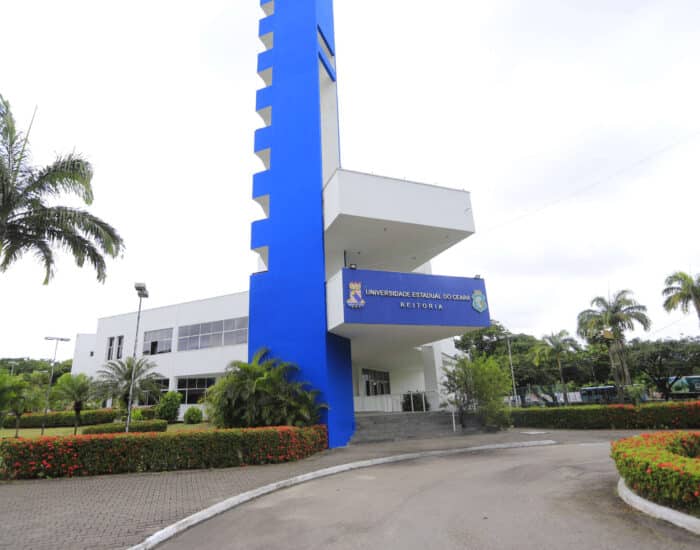UECE abre inscrições para isenção de taxa do Vestibular 2025.1