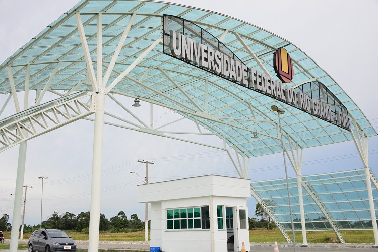 2701-portico-furg Furg confirma retorno do vestibular tradicional após 16 anos
