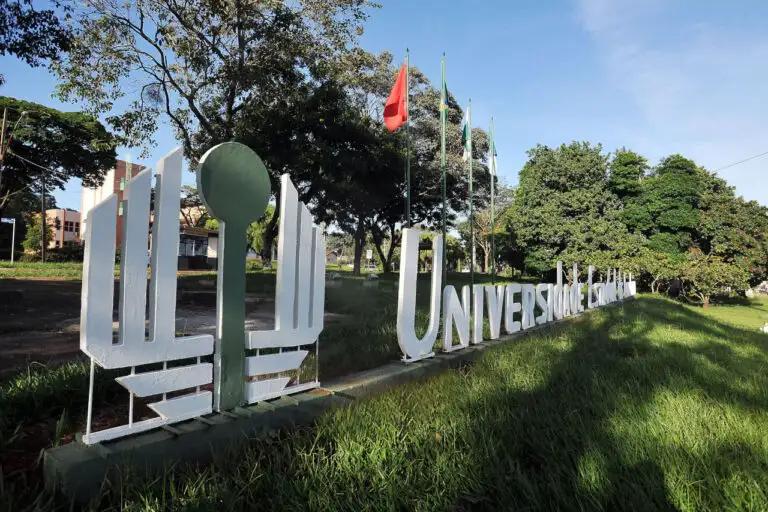 UEL-768×512 UEL realiza aulão gratuito de revisão para o Vestibular 2027 em Londrina