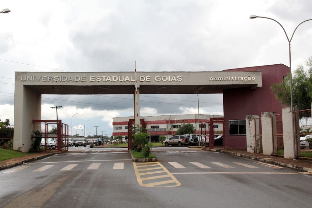 Ueg oferece 4,3 mil vagas para 35 cursos de graduação e abre inscrições
